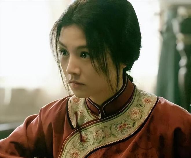 齐聚但凡春夏拉胯点都压不住6位女配开元棋牌《人生若如初见》7位美女(图14)